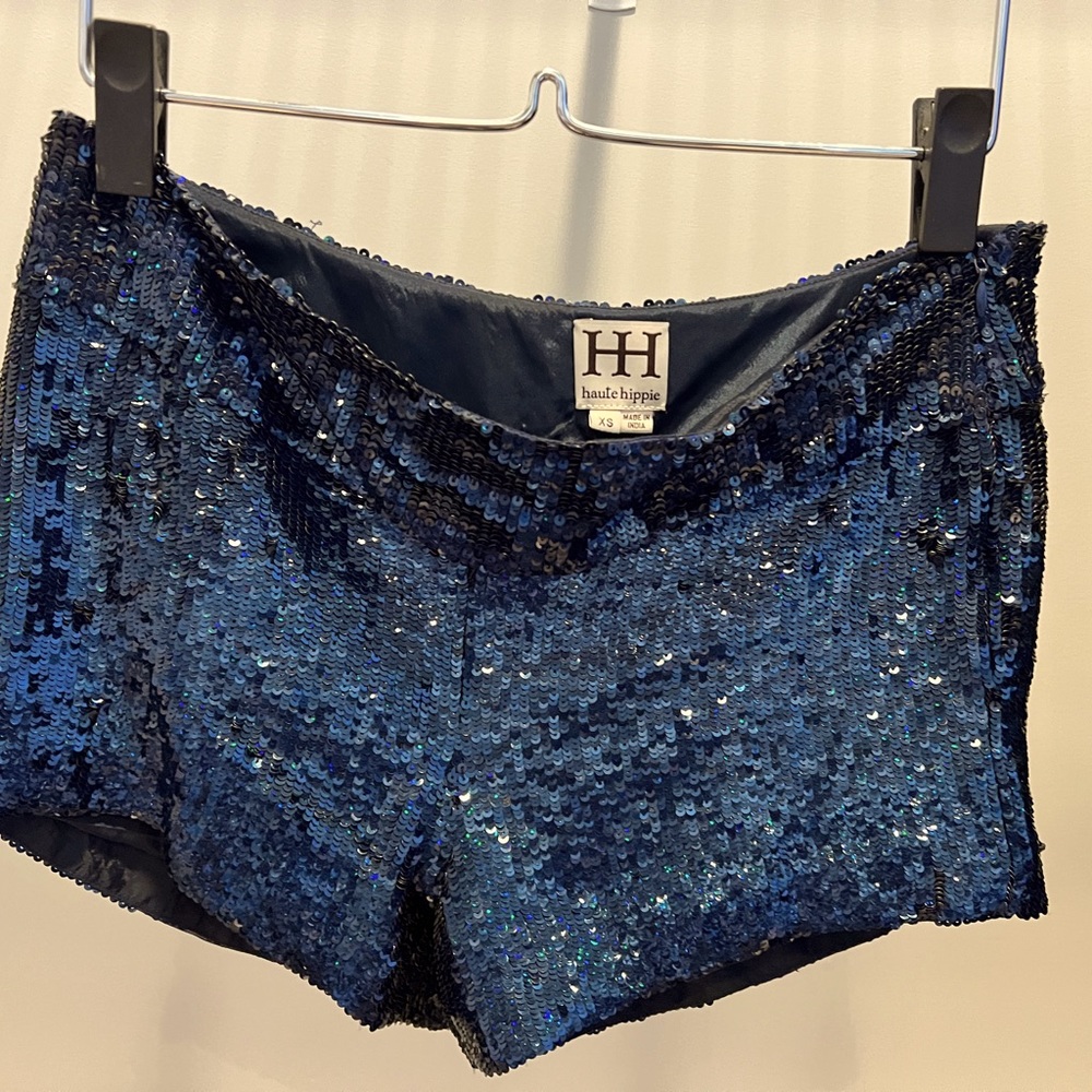 Sequin short